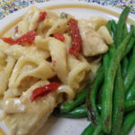 Chicken, Sundried Tomato and Basil Alfredo